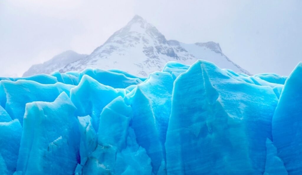 Un numero crescente di ghiacciai in Italia e nel resto del mondo si sta sciogliendo: ecco l'allarme degli esperti climatologi.