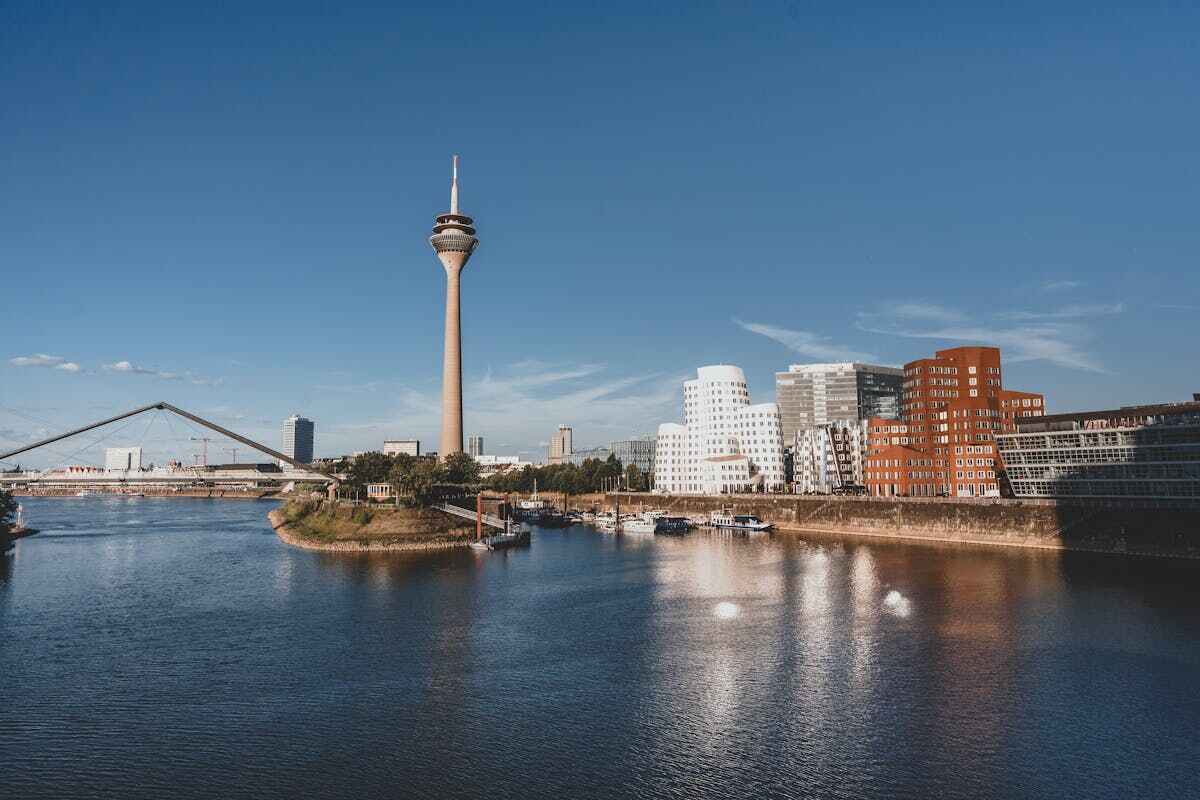 Kö-Bogen II: skyline di Düsseldorf