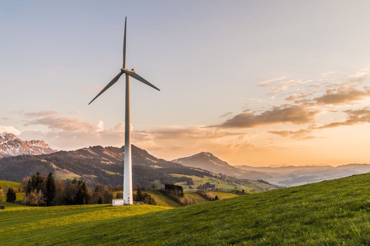 Turbine galleggianti controrotanti: un impianto eolico tradizionale