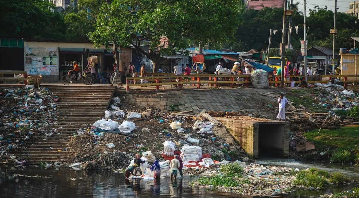 La situazione del fiume Sarno a livello di inquinamento è davvero preoccupante: ecco quali sono le cause e quali le soluzioni a cui si è pensato.