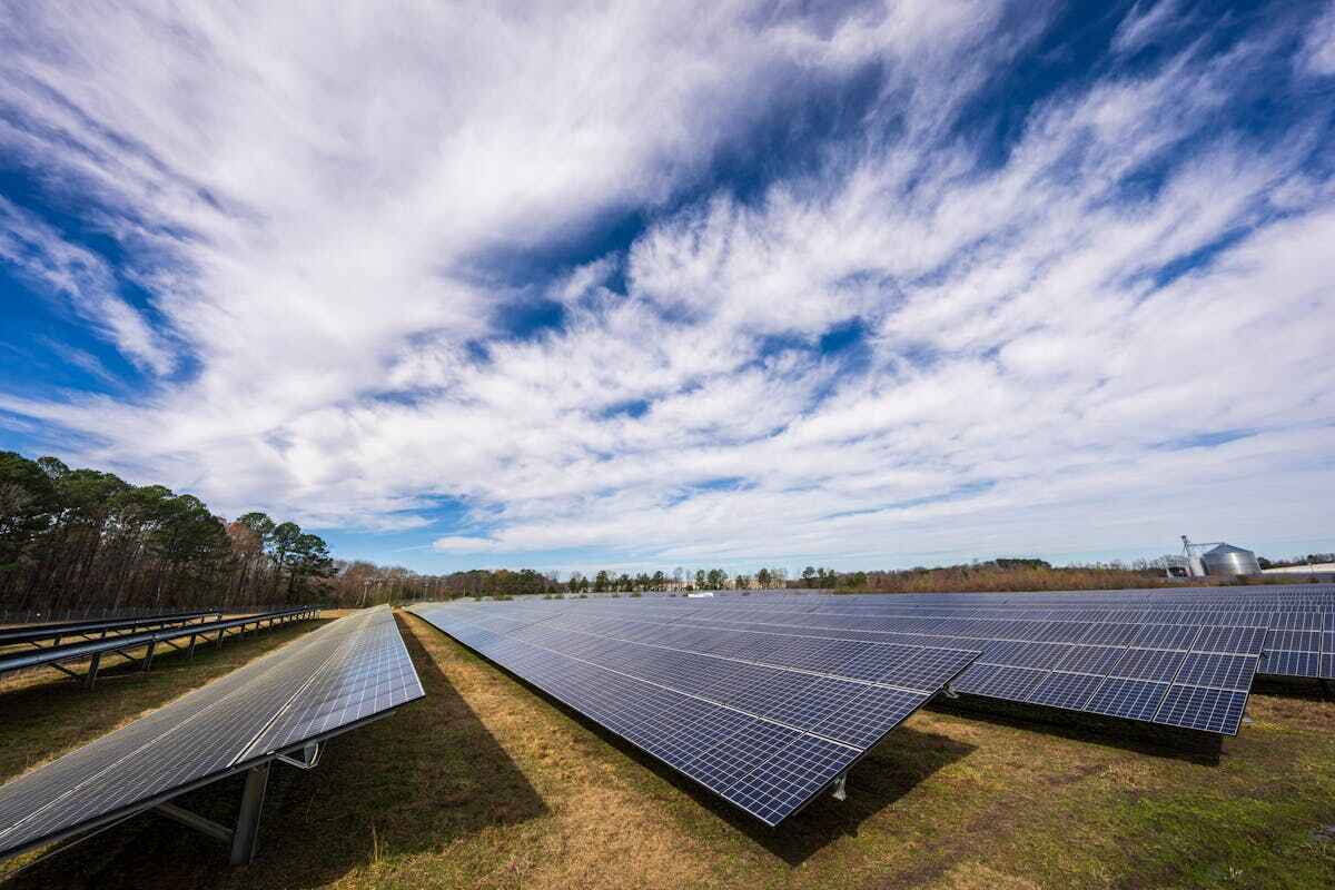 Fotovoltaico a terra: un impianto su suolo coltivabile